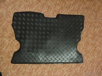 koberec/vana do kufru Felicia kratka - 2