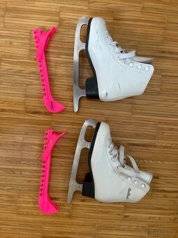 Dívčí brusle vel.33 - 2