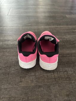 Dívčí tenisky 27 - 2