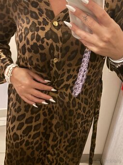 zara nadherne šaty - 2