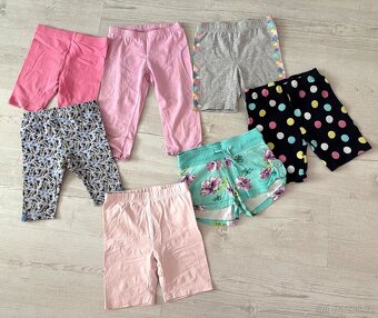 Kraťasy velikost 92/98 13ks - 2