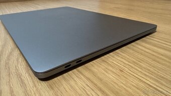 Apple MacBook Pro 15,4", i7, 16GB RAM, 250GB SSD - 2