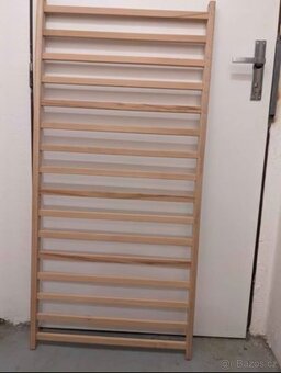 Dětská dřevěná postýlka s matrací - 2