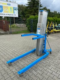 Materialova plošina, výtah Genie SLA-25 - 2