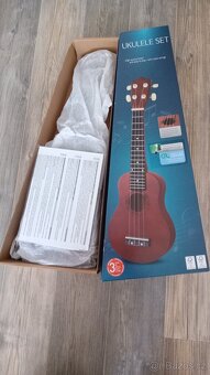Ukulele - 2
