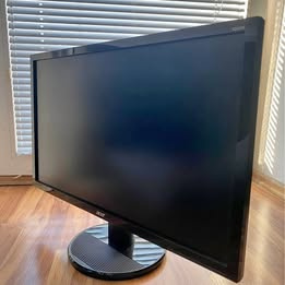 Prodám Monitor zn.Acer 24 palcu je poškrabaná obrazovka při - 2