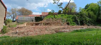 Prodej stavebního pozemku 899 m2 v obci Podmoky - 2