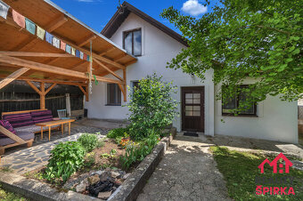 Prodej RD 3+1, garáž, CP 456 m², Jaroměřice - 2