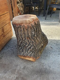 Dubový špalek pod kvetiny - 2