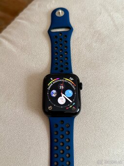 Apple Watch SE 2 (2024) 44mm Midnight, baterie 100%, zánovní - 2