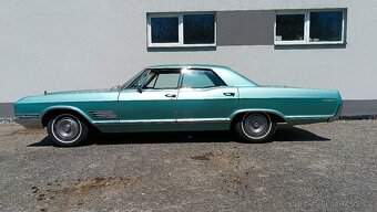 Buick 1966 Wildcat - 2