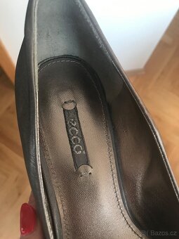 Kožené lodičky ECCO – stříbrné, elegantní, pohodlné - 2