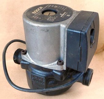 Oběhové čerpadlo Bosch - Grundfos, typ UPS15-35/50 - 2