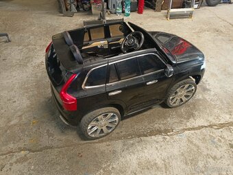Elektrické autíčko Volvo - 2