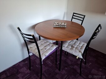 Jídelní stůl a židle - 2