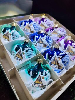 Brigáda prodej vánočních ozdob - 2