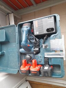 Prodám acu hoblík Bosch. - 2