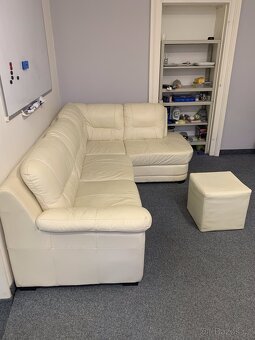 Rozkládací kožená pohovka s taburetem - bílá kůže - 2