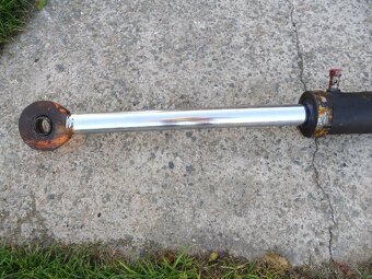 Nakladač UNHZ 750-ND - 2