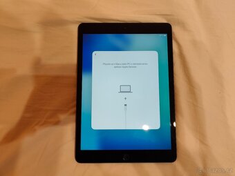 Tablet Apple iPad / 8th gen. / 10,2" / 32GB / Wi-Fi - 2