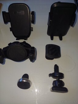 DRŽÁK NA MOBIL DO AUTA - 2