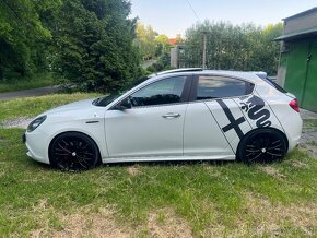 P: Alfa Romeo GIULIETTA QV 1750 - 173 kW - 2