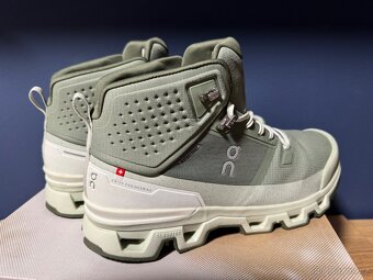 Boty On cloud Running Cloudrock 2 Waterproof NOVÉ - 2