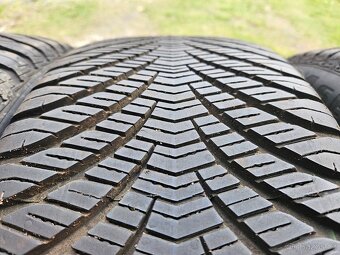 Prodám 4 zánovní celoroční pneumatiky Goodyear - 2