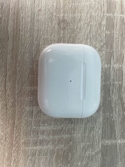 Apple AirPods 3. generace s nabíjecím pouzdrem Lightning - 2
