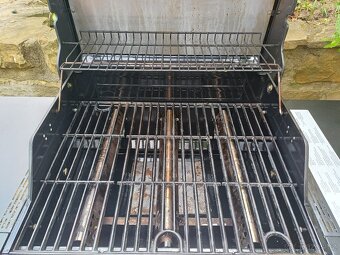 Zahradni grill charbroil - 2