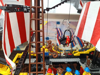 LEGO Pirates 6285 Black Seas Barracuda +návod - 2