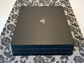 Prodám PlayStation 4 Pro 1TB - 2
