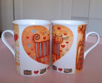 Sada 2 hrnků porcelán - zamilované kočky se srdíčky - 2