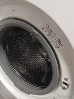 Pračka + sušička Electrolux 9 kg + mezikus - 2