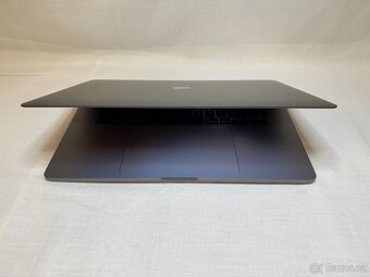 15 Apple MacBook Pro i7 2,6GHz 6jádro Retina SpaceG TouchBar - 2