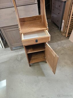 IKEA LEKSVIK SKŘÍŇKA - KNIHOVNA - 2