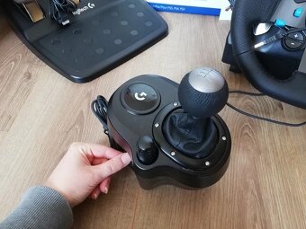 Logitech G29 volant, pedály s řadicí pákou - 2