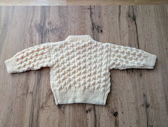 Dětský pletený svetřík - nový - 2