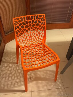 4 jídelní židle - 2