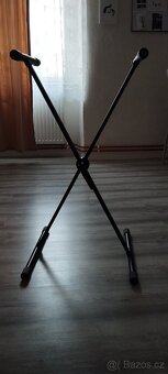 Stojan na klávesy - 2