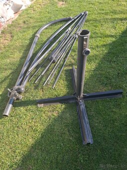 Kovová konstrukce na slunečník - 2