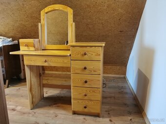 Toaletní stolek se zrcadlem - 2