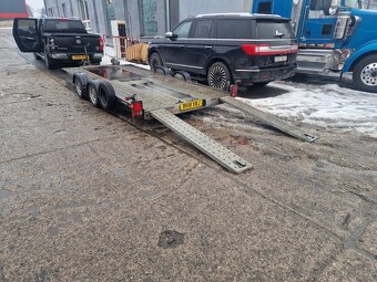 Brian James - autopřepravník - 2