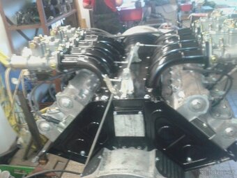 Tatra 613 s karburátory Weber - 2