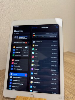 Apple iPad 9,7” (2017) 128 GB Wi-Fi + Cellular – TOP stav - 2