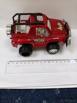 Hračka autíčko - 2