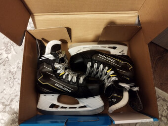 Brusle BAUER S24 SUPREME M40 | Junior 1.5 EE (EUR-34) - 2