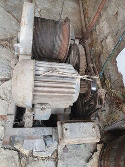 Stavební vrátek. - 2