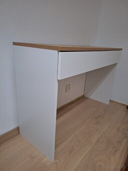 Kosmetický stolek - 2