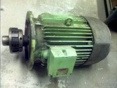 Dvojobrátkový přírubový motor - 2